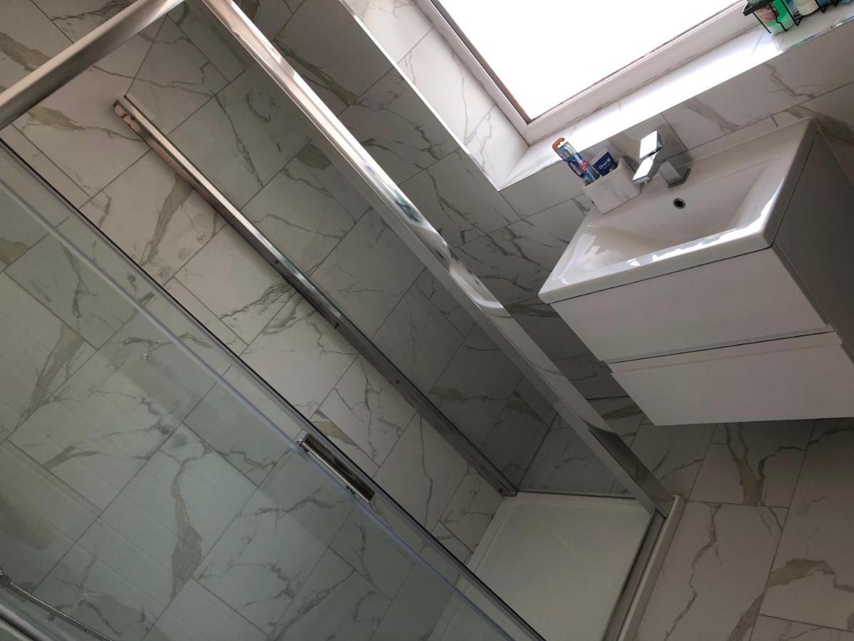 5 Bedroom House In Орпингтон Экстерьер фото